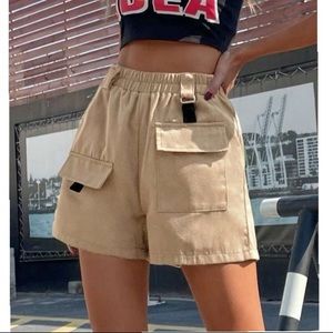 Flip pocket shorts